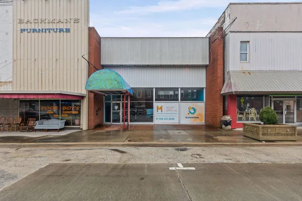 $229,000 | 115 West Main Street, Salem, IL 62881