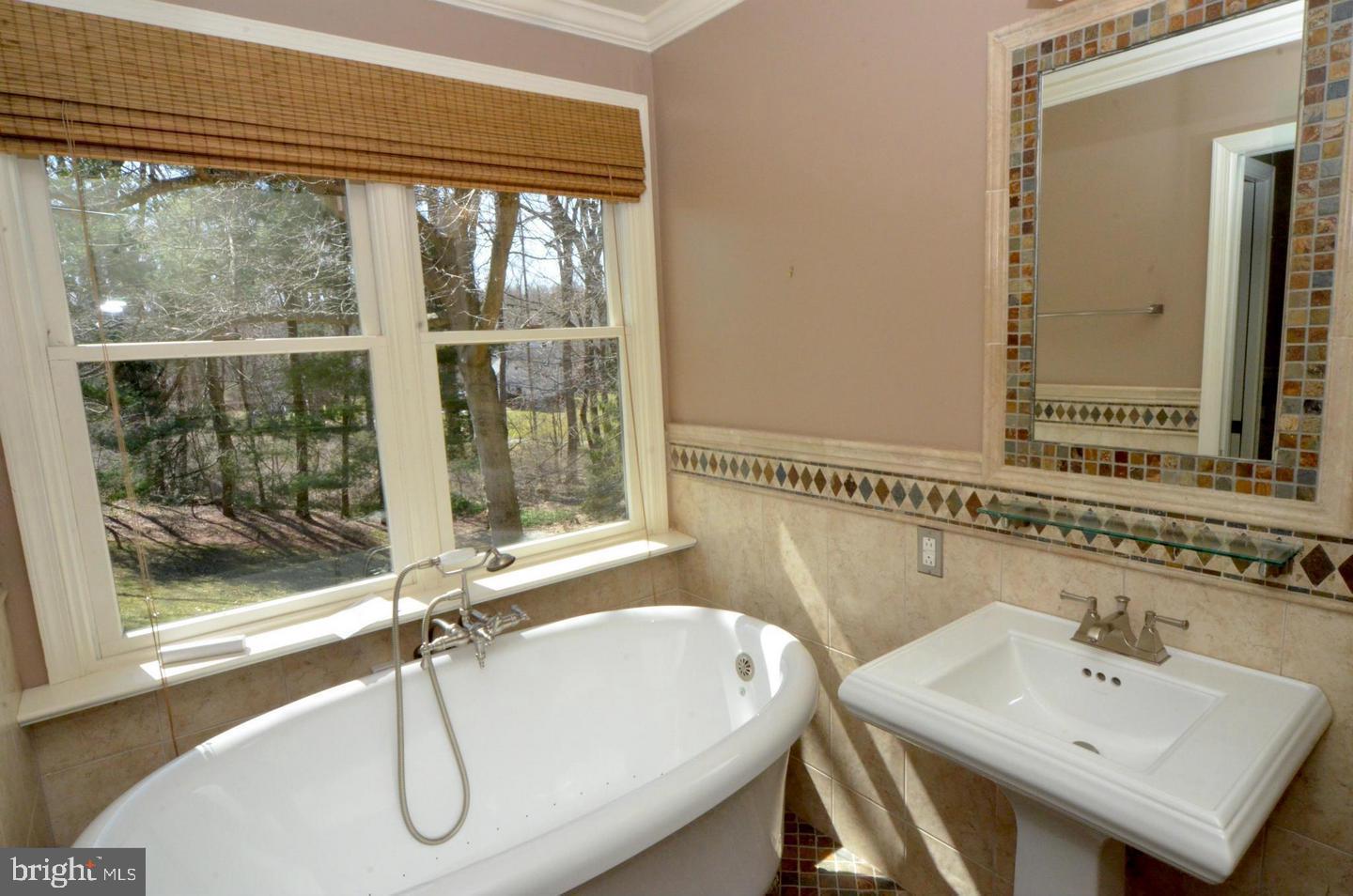 17955 Pond Road Ashton, MD 20861 - Photo 4 of 12 Gallery Image 4