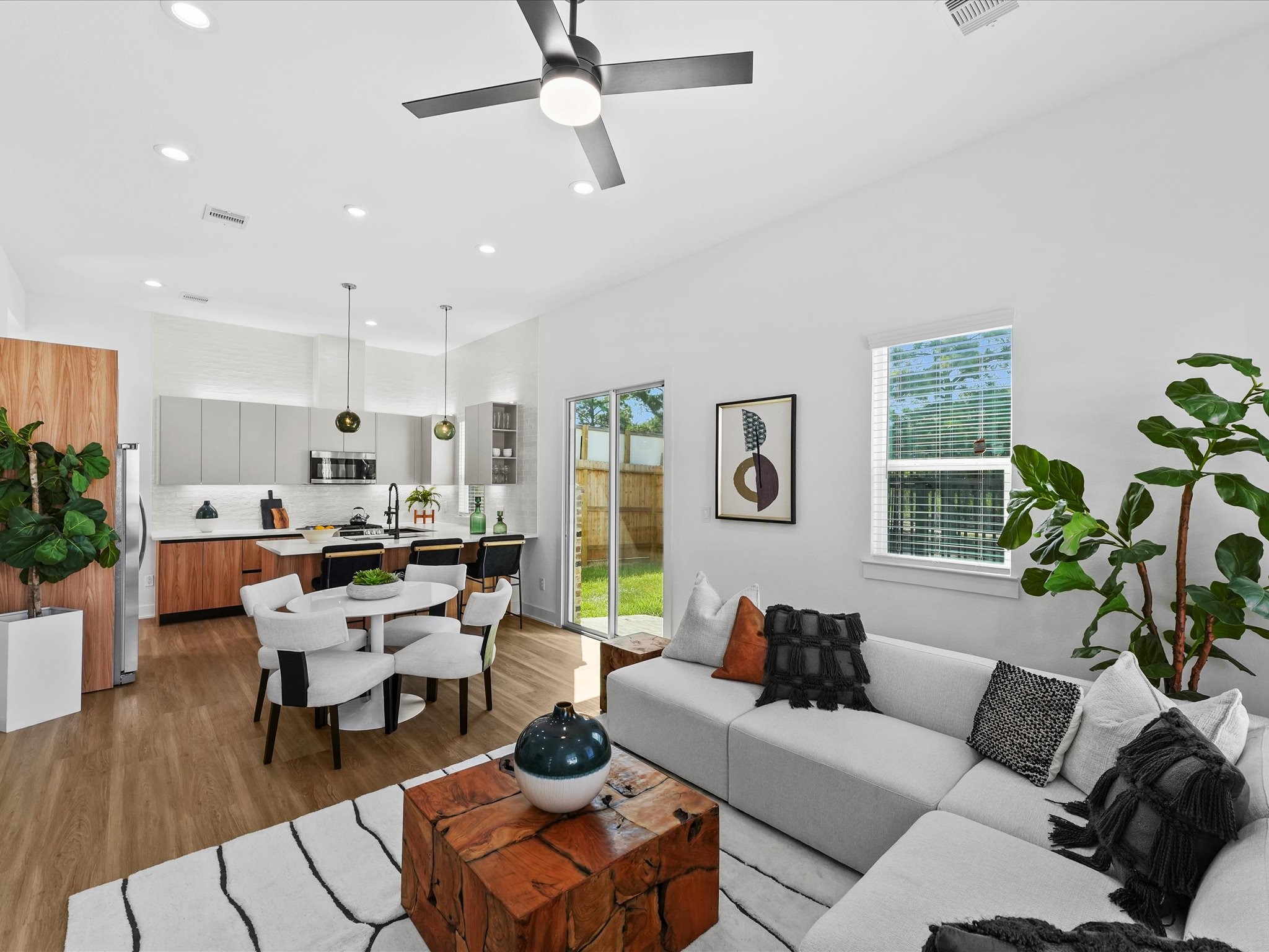 2598 West Tidwell Road Houston, TX 77091 - Photo 10 of 28