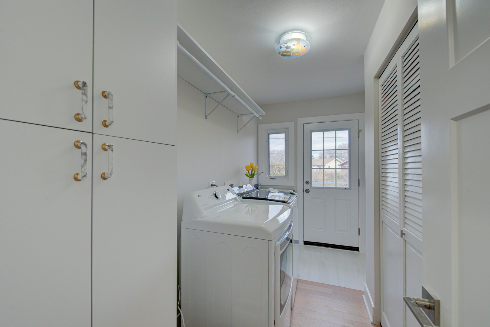 560 Lincoln Drive Hoffman Estates, IL 60169 - Photo 17 of 38 a room with storage and utility