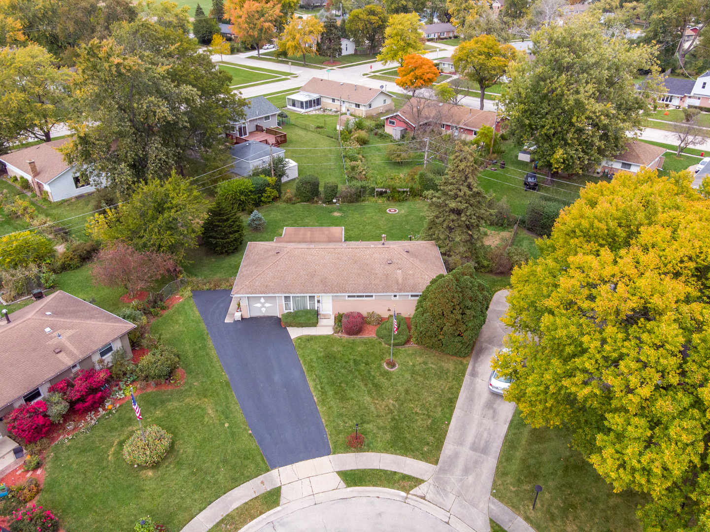 560 Lincoln Drive Hoffman Estates, IL 60169 - Photo 35 of 38 a view of yard