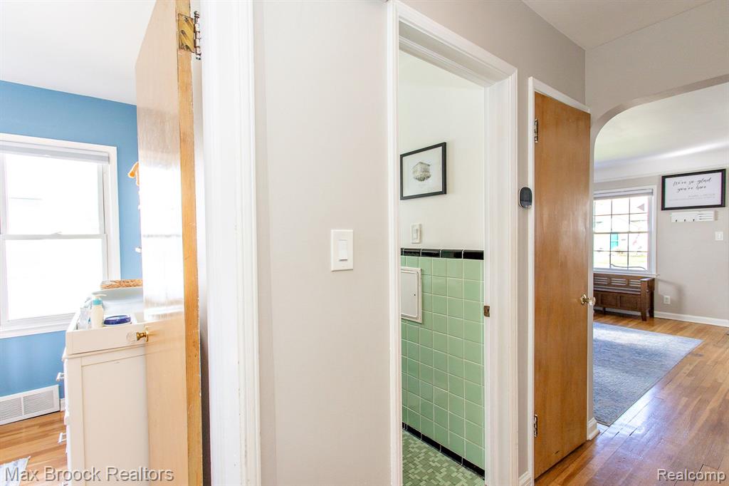 1209 Harvard Road Berkley, MI 48072 - Photo 20 of 48