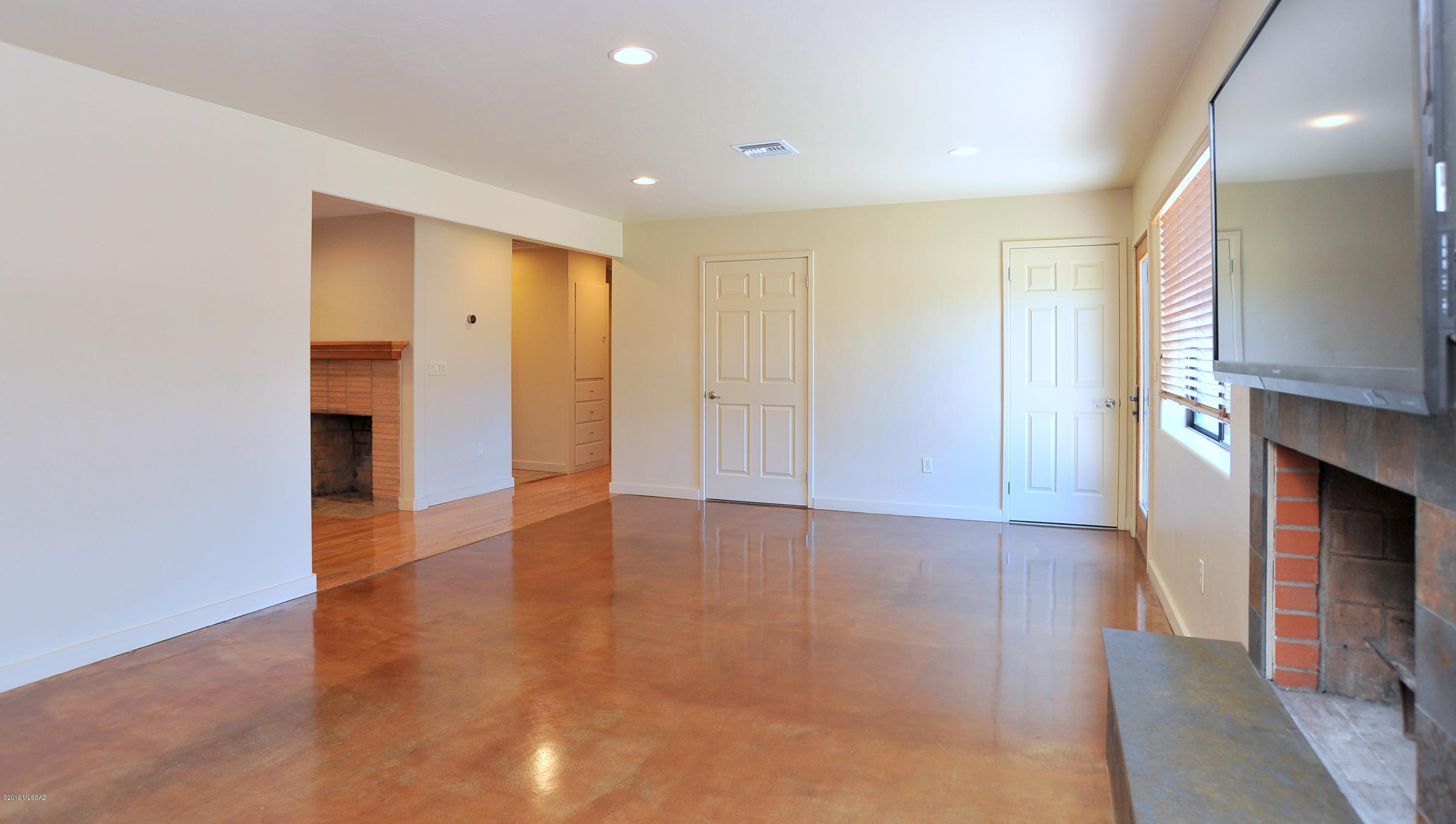 2326 East Lind Road Tucson, AZ 85719 - Photo 4 of 49 Gallery Image 4