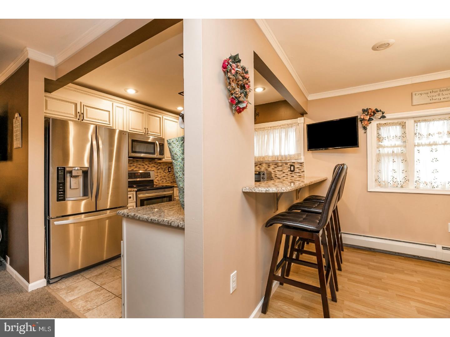50 Grapevine Road Levittown, PA 19057 - Photo 5 of 16 Kitchen