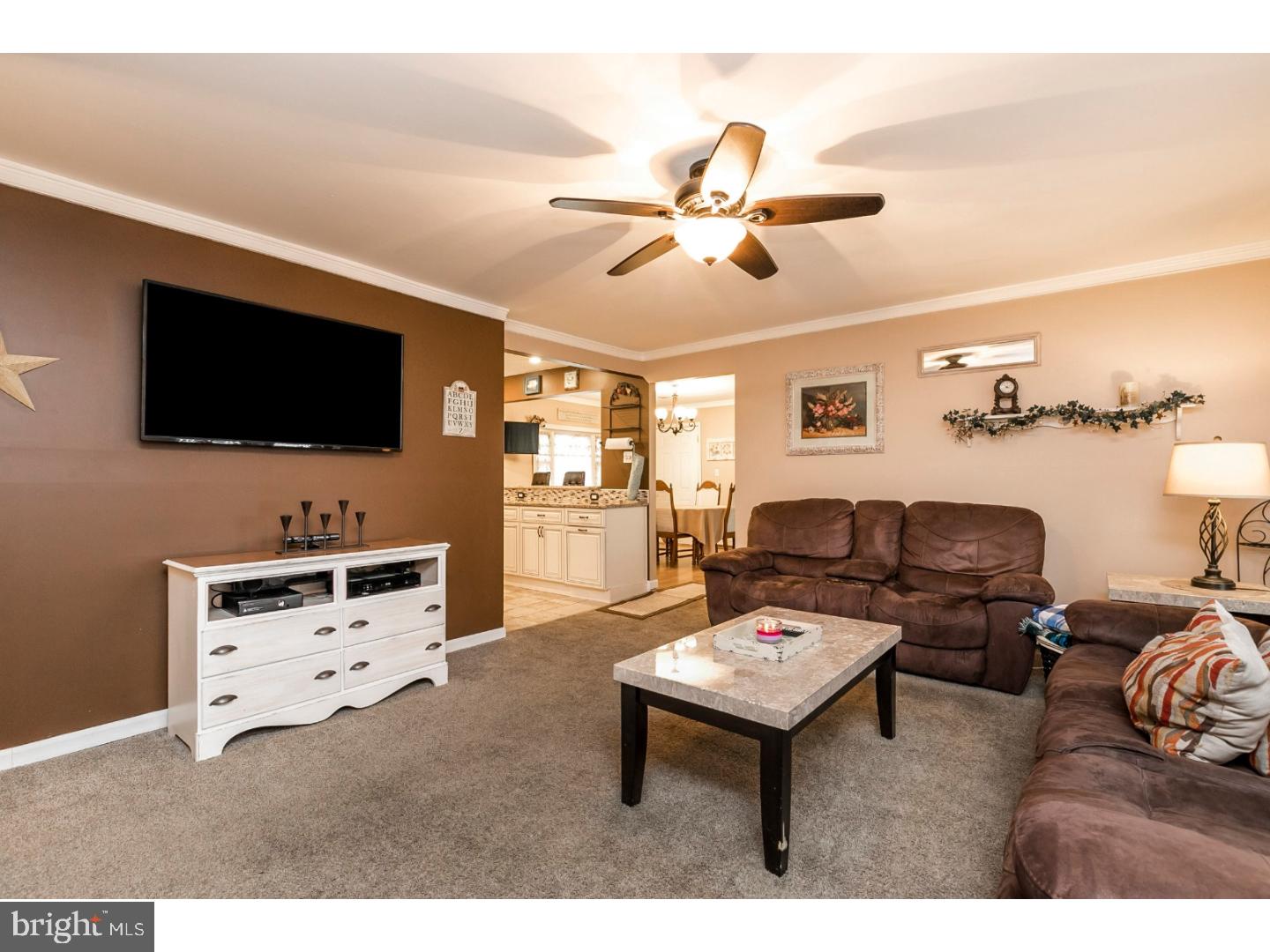 50 Grapevine Road Levittown, PA 19057 - Photo 7 of 16 Family Room