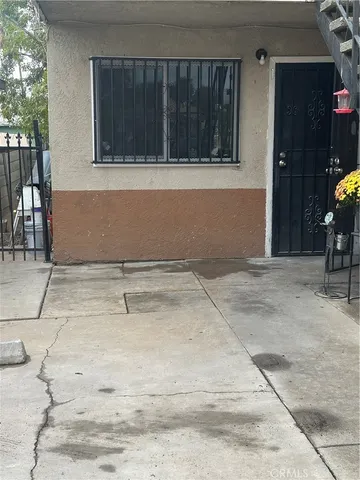 $1,900 | 833-833 West 10th Street, Unit 1, San Bernardino, CA 92410