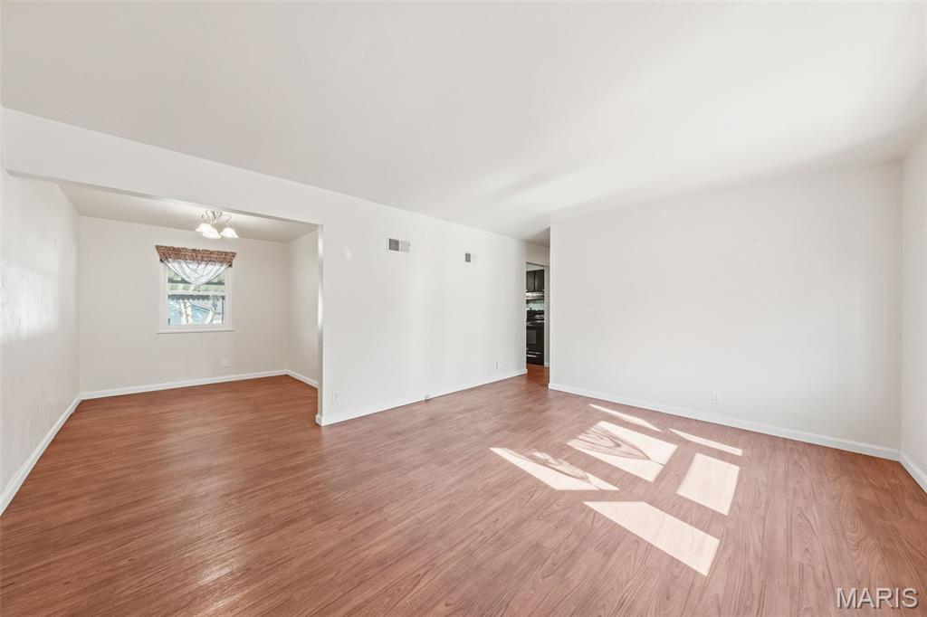 5267 Milburn Road St. Louis, MO 63129 - Photo 7 of 46 Gallery Image 7