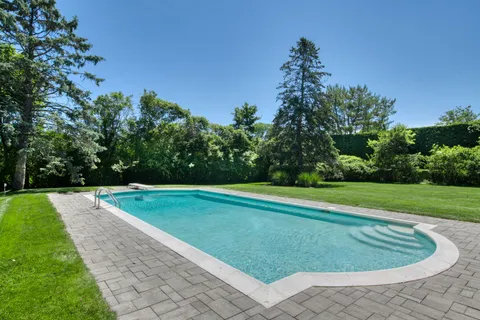 329 Little Plains Road, Southampton, NY 11968