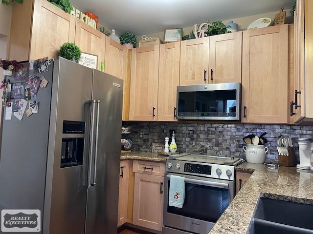 51817 Rivard Road New Baltimore, MI 48047 - Photo 11 of 28 50169839-6bb29657-fa5a-4741-99dd-ddda33fceffb.JPG