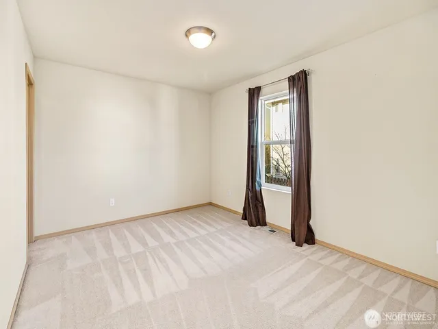 $3,450 | 3225 146th Place Southwest, Lynnwood, WA 98087