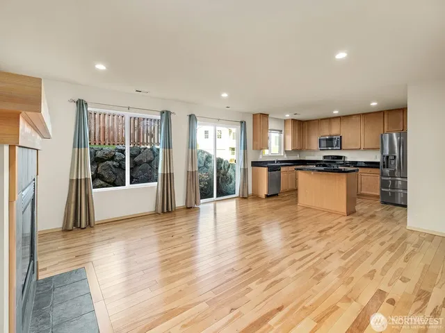 $3,450 | 3225 146th Place Southwest, Lynnwood, WA 98087