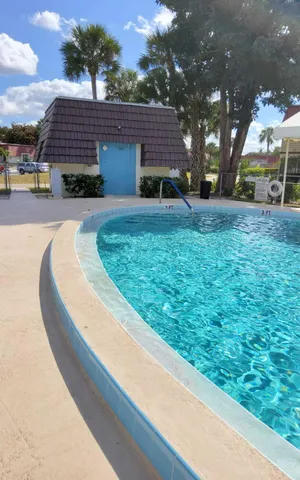 $1,700 | 12003 Poinciana Boulevard, Unit 204, Royal Palm Beach, FL 33411