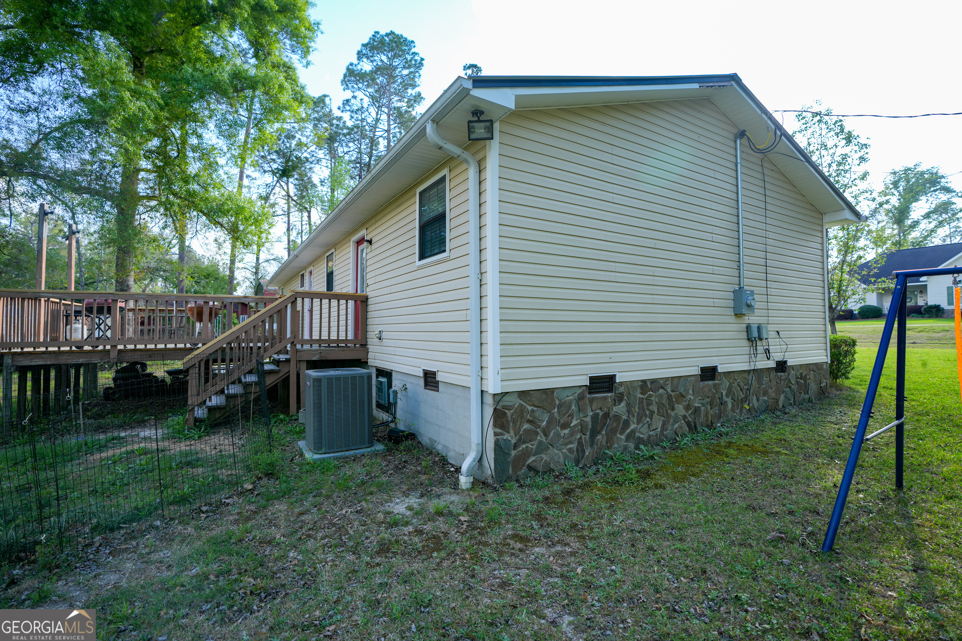 580 Limestone Street Mount Vernon, GA 30445 - Photo 2 of 29