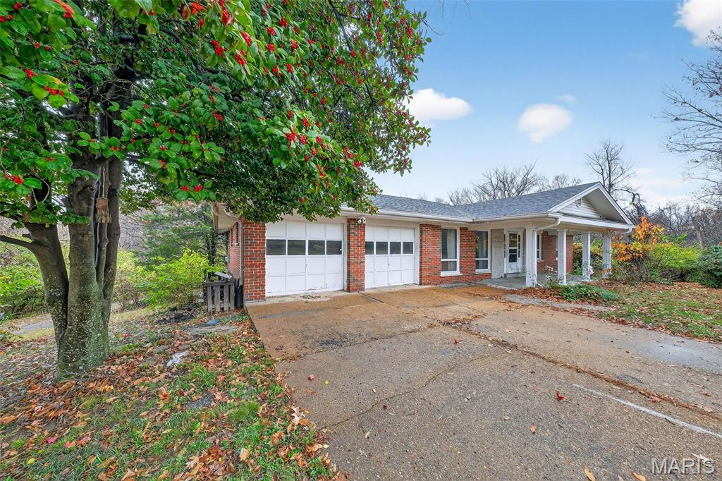 11353 Old Saint Charles Road Bridgeton, MO 63044 - Photo 2 of 54