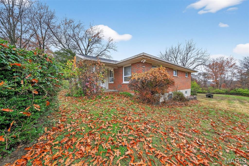 11353 Old Saint Charles Road Bridgeton, MO 63044 - Photo 4 of 54