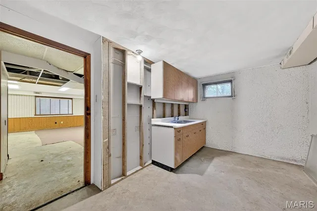 $125,000 | 11353 Old Saint Charles Road, Bridgeton, MO 63044