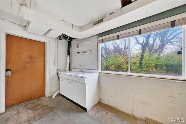 $125,000 | 11353 Old Saint Charles Road, Bridgeton, MO 63044