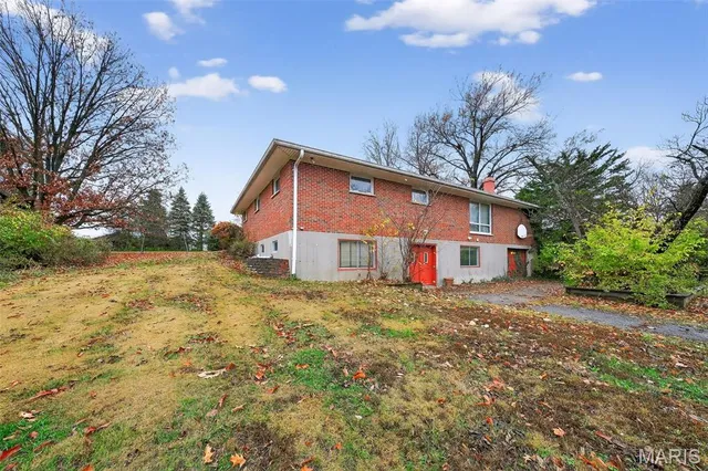 $125,000 | 11353 Old Saint Charles Road, Bridgeton, MO 63044