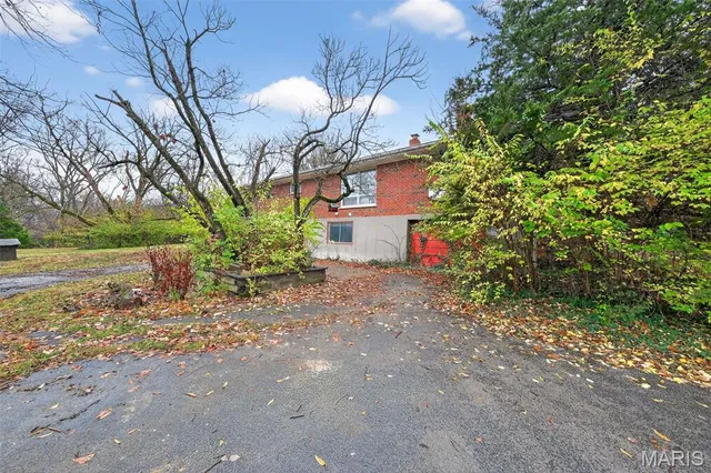 $125,000 | 11353 Old Saint Charles Road, Bridgeton, MO 63044
