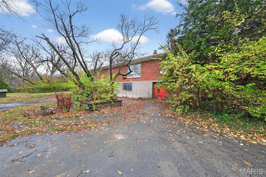 11353 Old Saint Charles Road Bridgeton, MO 63044 - Photo 8 of 54