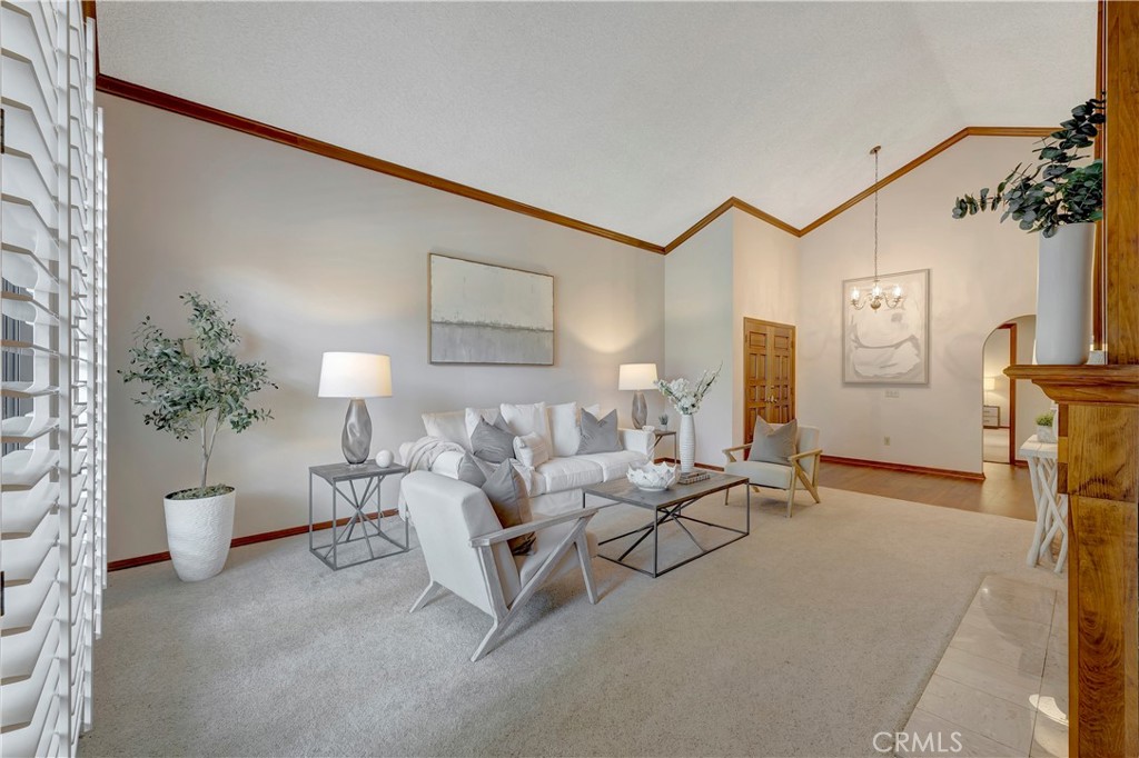 6225 Riviera Circle Long Beach, CA 90815 - Photo 12 of 51 LIVING ROOM