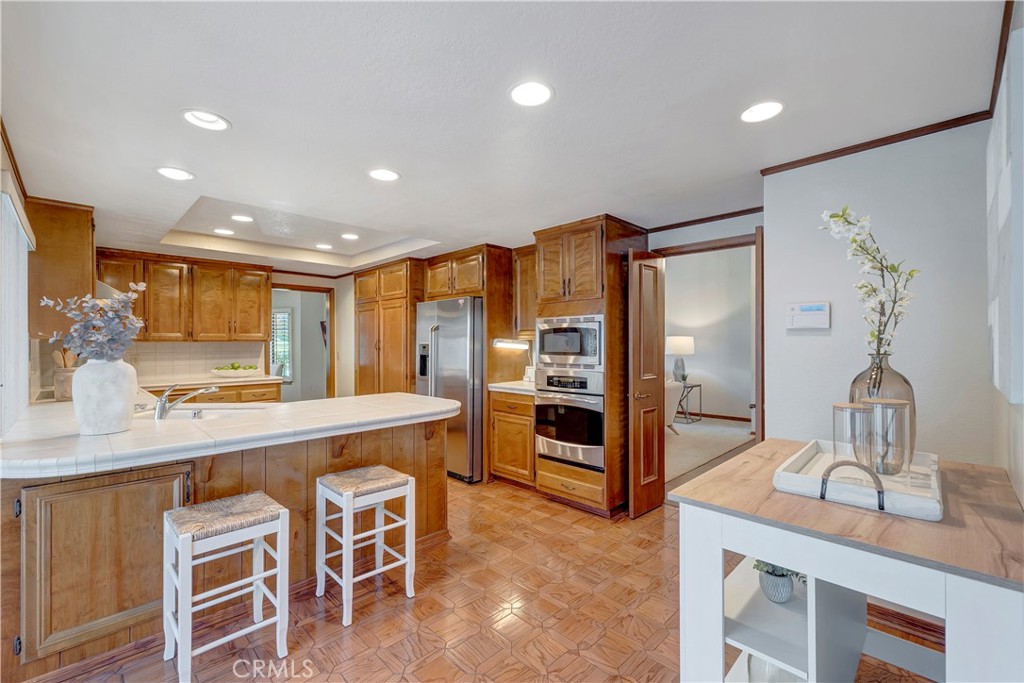 6225 Riviera Circle Long Beach, CA 90815 - Photo 20 of 51 EATING AREA BY RIGHT WALL AREA