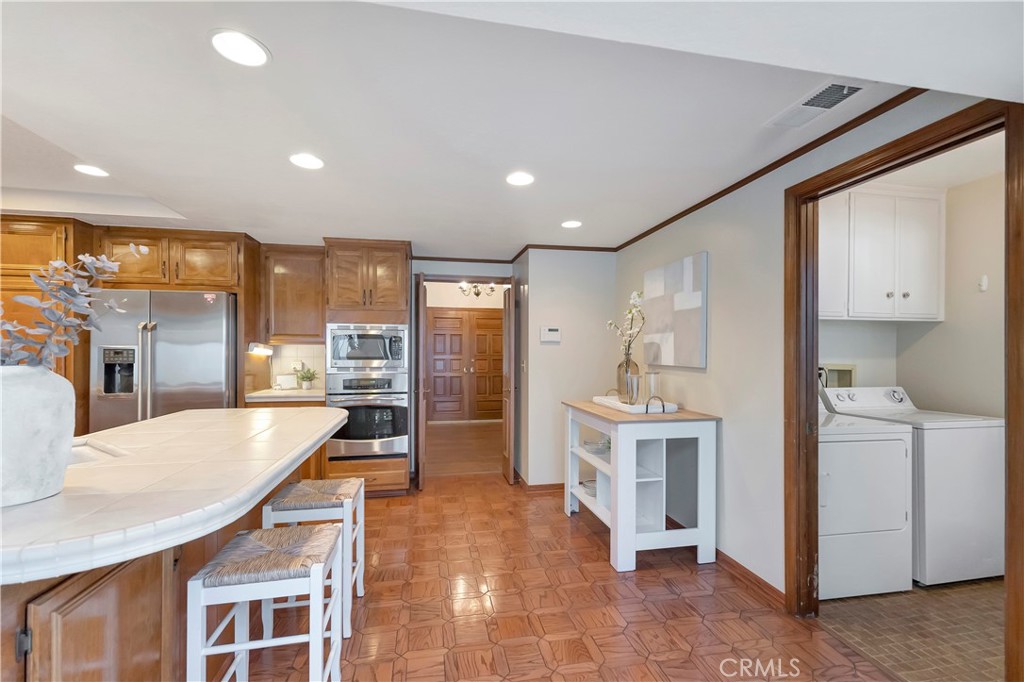 6225 Riviera Circle Long Beach, CA 90815 - Photo 21 of 51 GE STAINLESS STEEL APPLIANCES