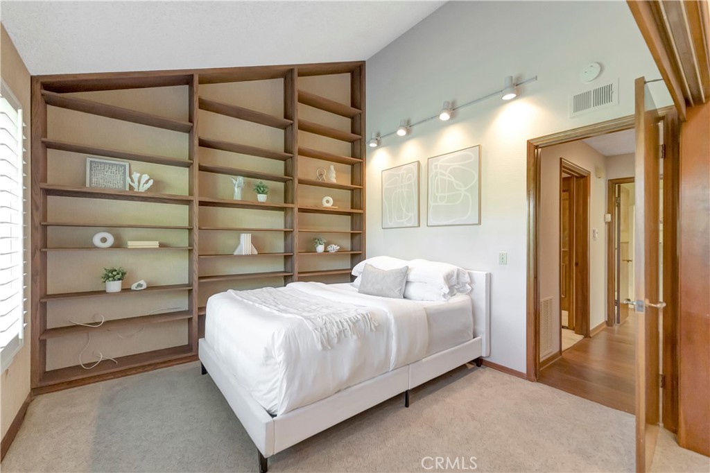 6225 Riviera Circle Long Beach, CA 90815 - Photo 27 of 51 HIGH CEILING