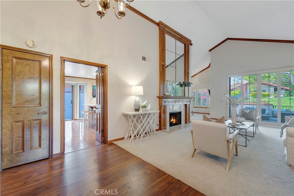 6225 Riviera Circle Long Beach, CA 90815 - Photo 8 of 51 WOOD ENTRY