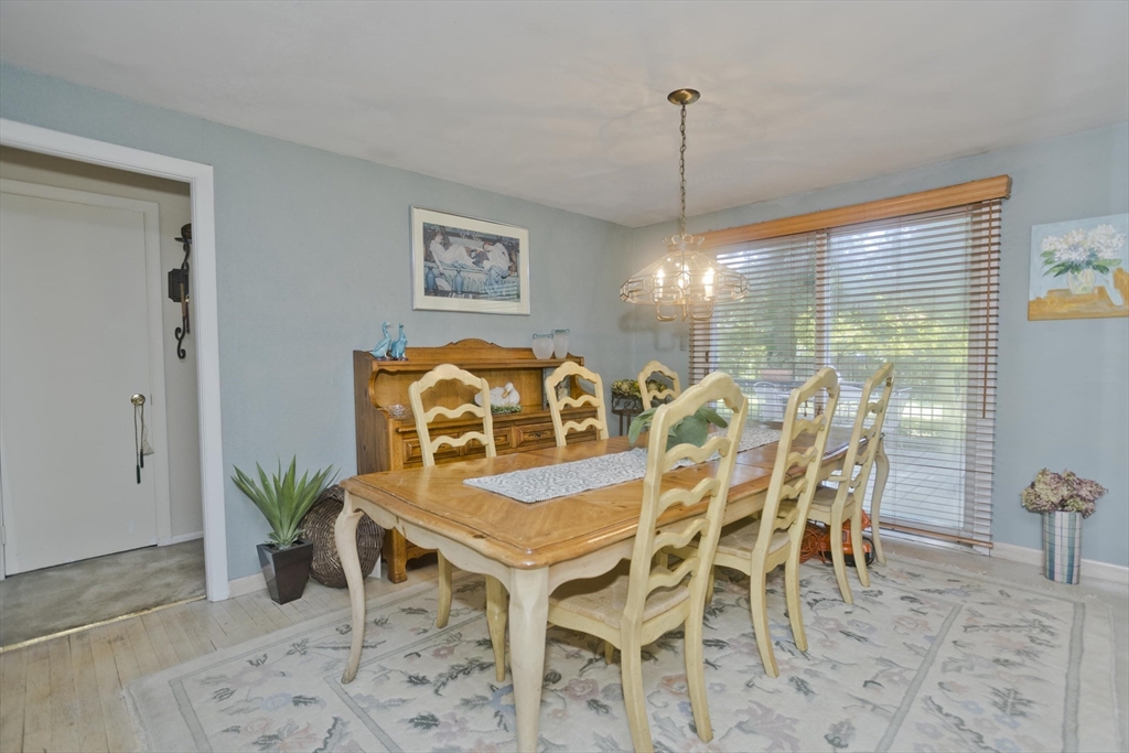 56 Santa Maria Street Springfield, MA 01104 - Photo 6 of 19