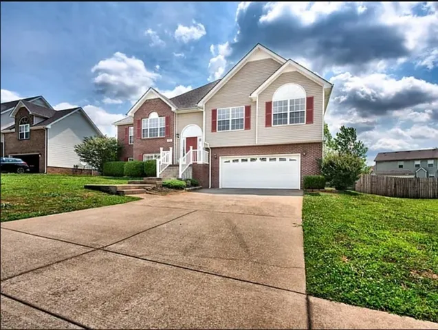 $1,997 | 736 Winding Bluff Way, Clarksville, TN 37040