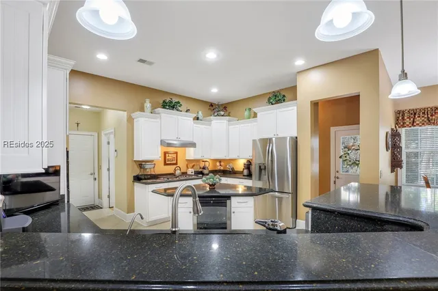 $849,000 | 25 Lakes Crossing, Bluffton, SC 29910