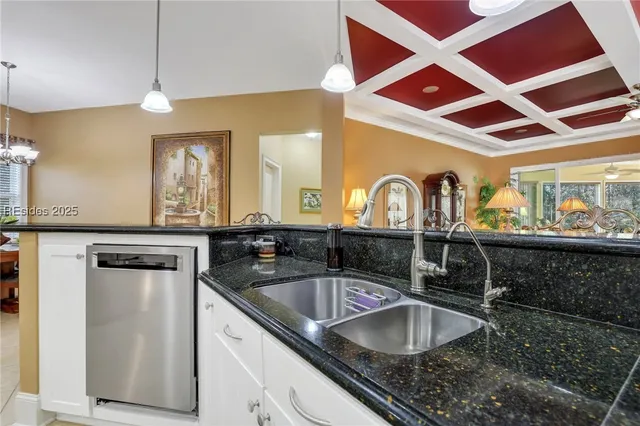 $849,000 | 25 Lakes Crossing, Bluffton, SC 29910