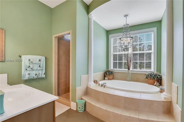 $849,000 | 25 Lakes Crossing, Bluffton, SC 29910