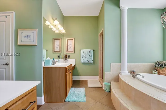 $849,000 | 25 Lakes Crossing, Bluffton, SC 29910