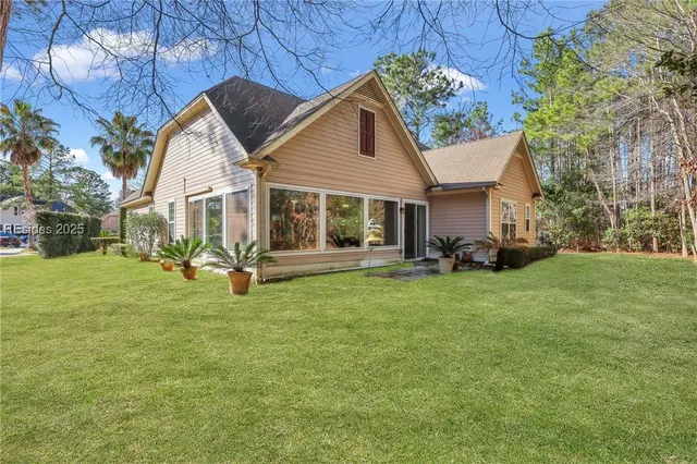 $849,000 | 25 Lakes Crossing, Bluffton, SC 29910