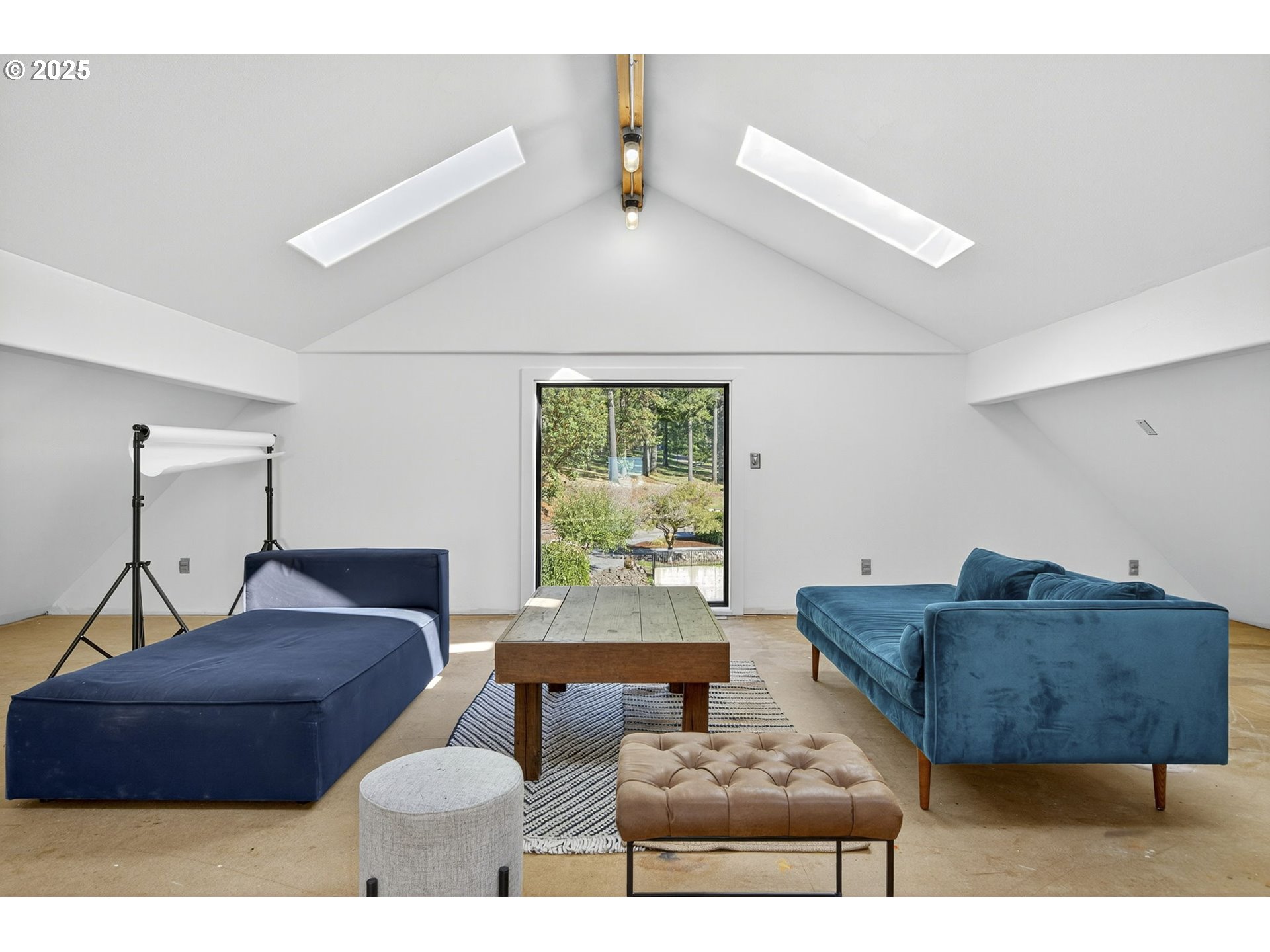 32520 Northeast Corral Creek Road Newberg, OR 97132 - Photo 43 of 48 a living room with furniture and a window