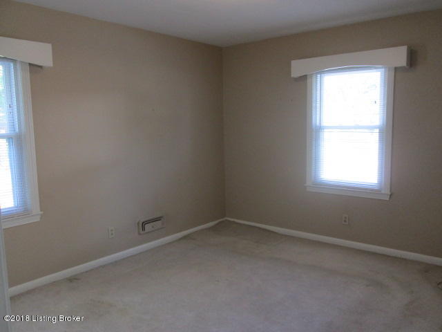 802 Ahland Road Louisville, KY 40207 - Photo 15 of 39 IMG_3370