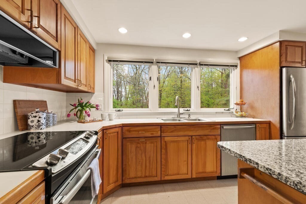 64 Shade Street Lexington, MA 02421 - Photo 8 of 32