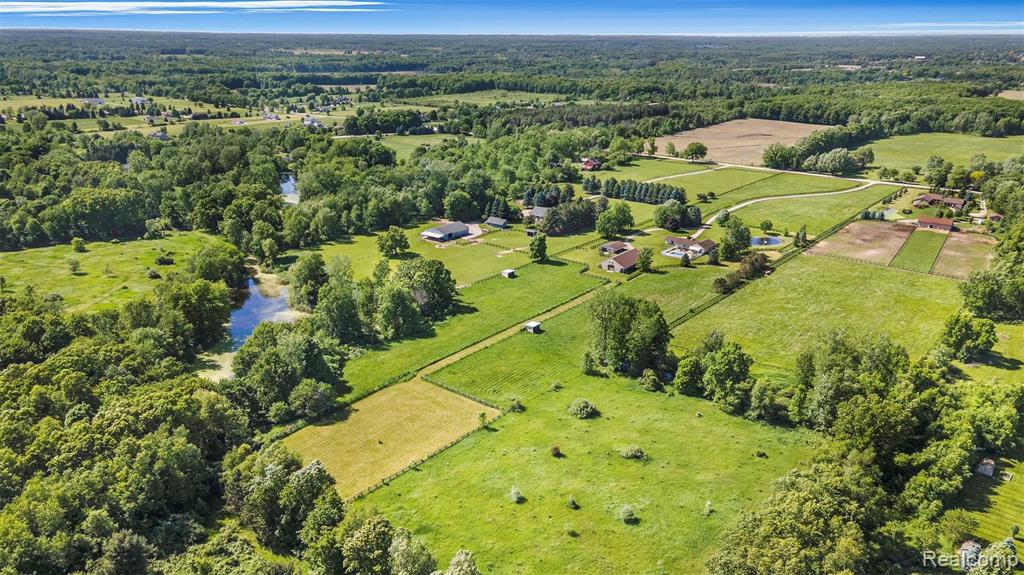 1491 West Sutton Road Metamora, MI 48455 - Photo 8 of 60