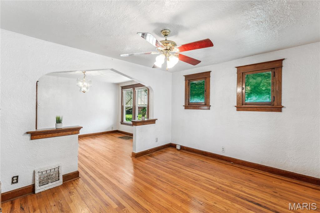 3707 Risch Avenue St. Louis, MO 63125 - Photo 5 of 27