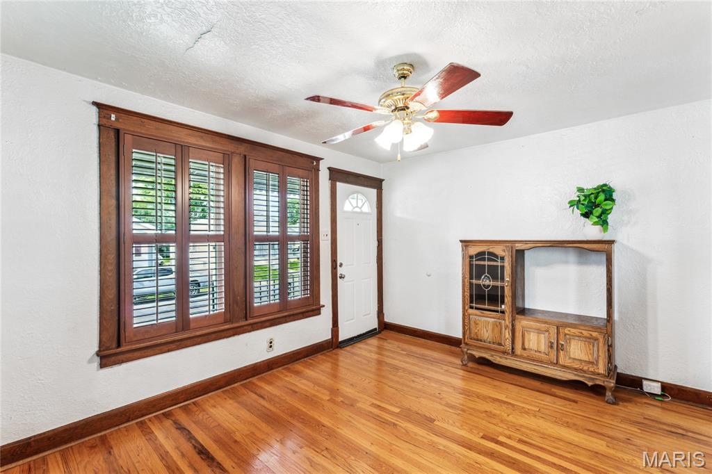 3707 Risch Avenue St. Louis, MO 63125 - Photo 7 of 27