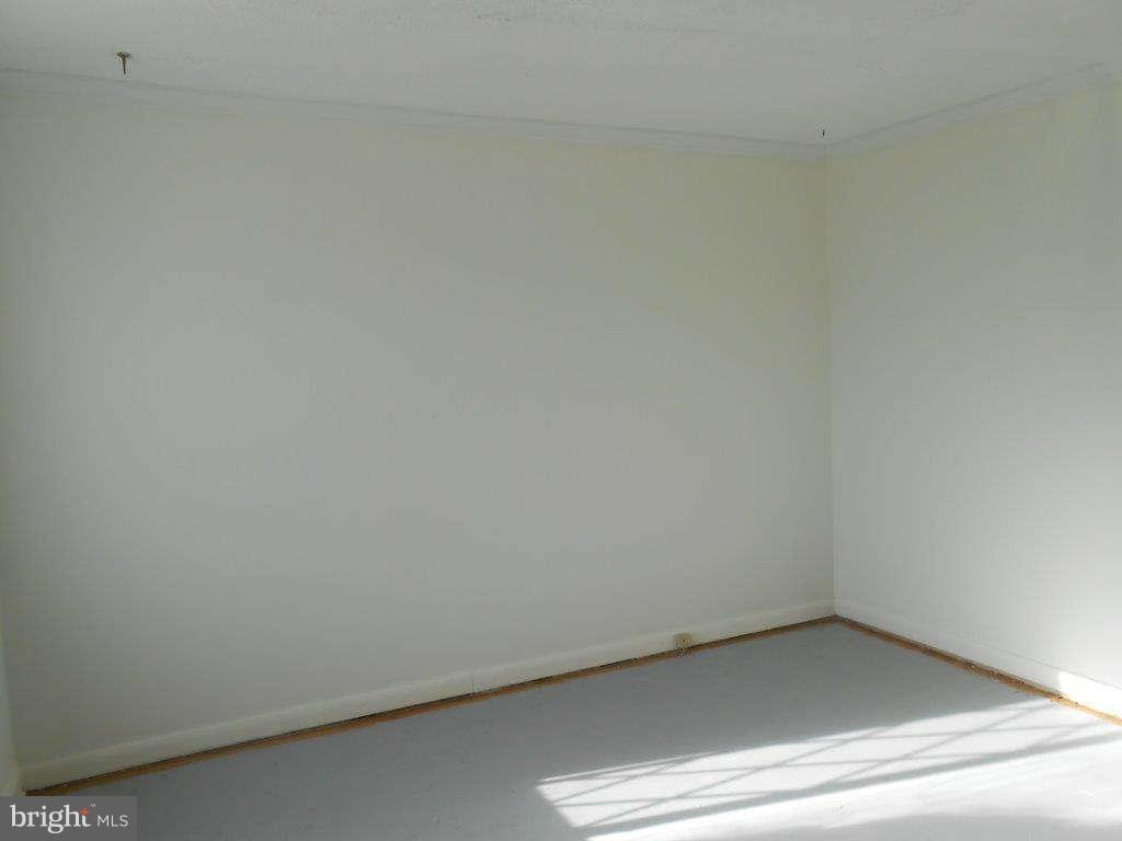 7442 Lawrence Road Dundalk, MD 21222 - Photo 3 of 14 Living Room