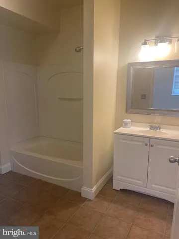 $1,450 | 609 Summit Avenue, Unit 3, Jenkintown, PA 19046