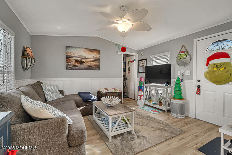 31 Sams Court Hazlet, NJ 07730 - Photo 4 of 15 DSC02967