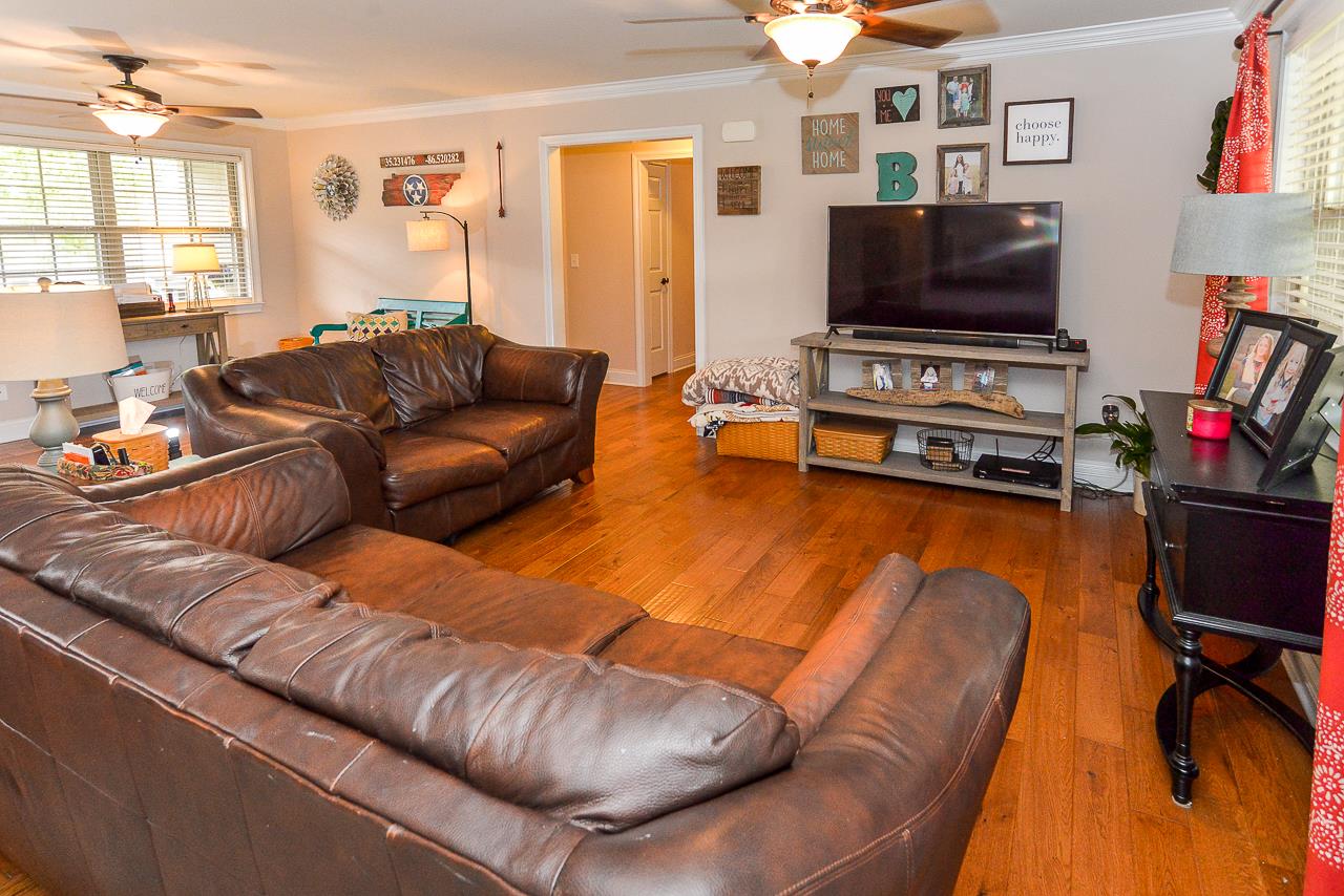 508 Mimosa Road Fayetteville, TN 37334 - Photo 2 of 30 Living Room