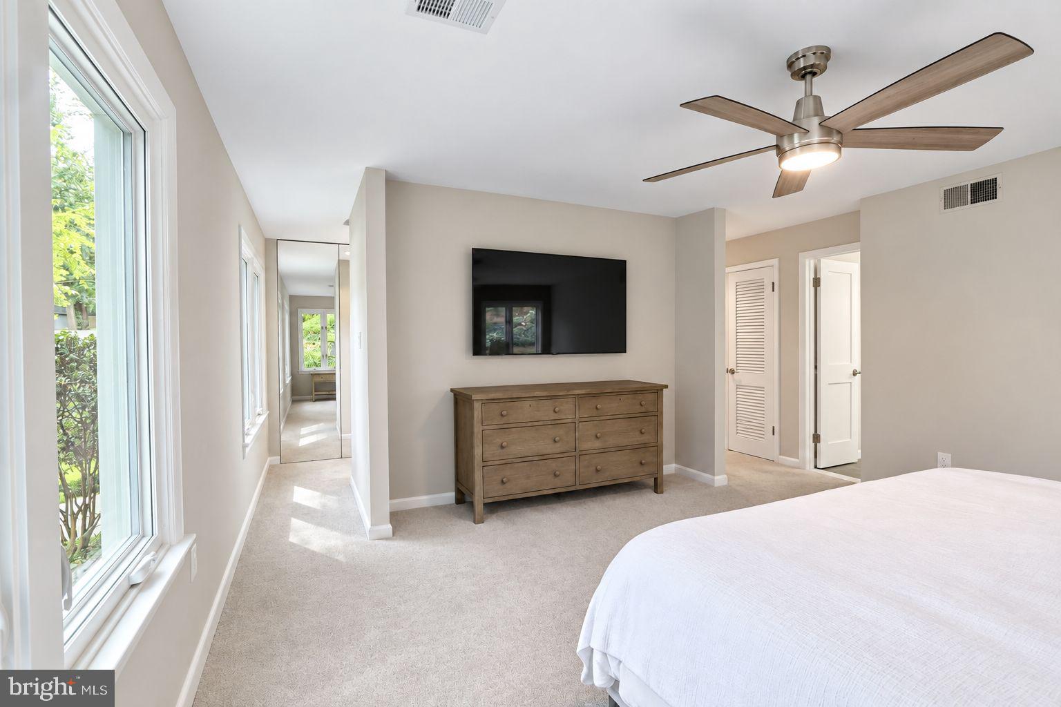 3733 30th Road North Arlington, VA 22207 - Photo 17 of 48 Master Bedroom