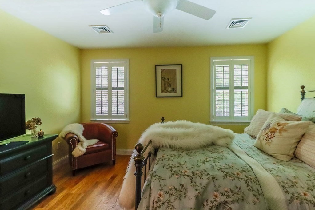 38 Lakeview Road Foxboro, MA 02035 - Photo 26 of 33 Gallery Image 26