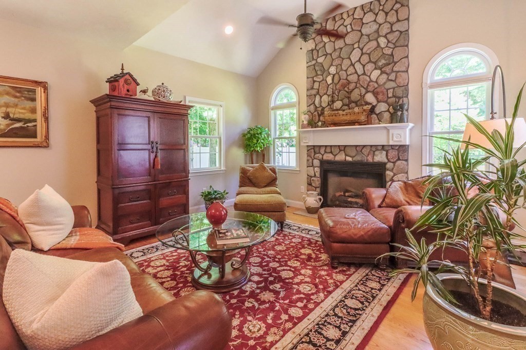 38 Lakeview Road Foxboro, MA 02035 - Photo 6 of 33 Gallery Image 6