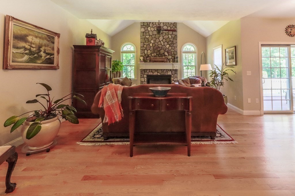 38 Lakeview Road Foxboro, MA 02035 - Photo 7 of 33 Gallery Image 7